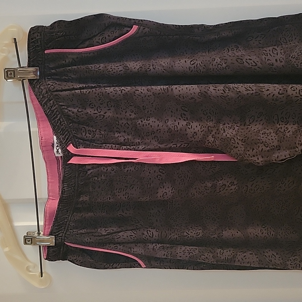 DKNY Black animal print Pajama Set with Pink Trim medium - Picture 8 of 11